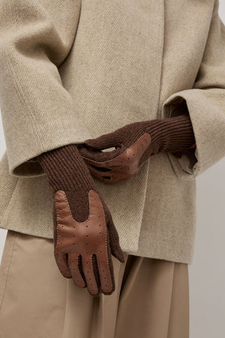 Exquisite J Gloves in Brown with Mocha